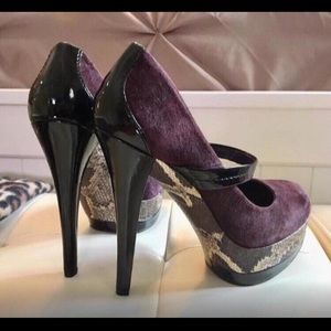 JessicaSimpson suede/patent/snakeskin leather pump